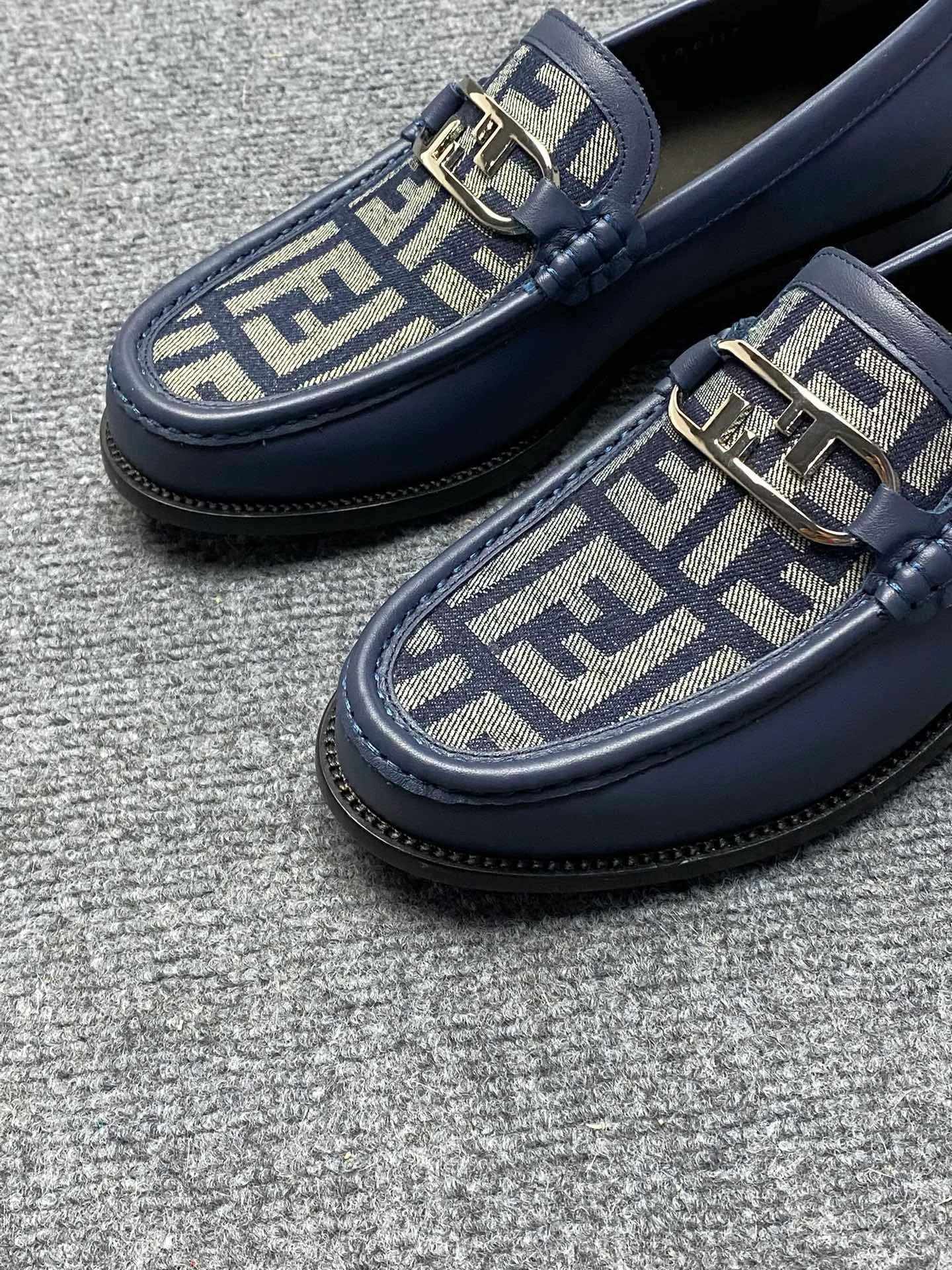Men's Men's Shoes Men's Men's Shoes 💰900FENDI Fendi Men's Breathable and Comfortable Leather Shoes. Original development. The leather outsole is made of leather. Counters copy one to one. Imported counter cowhide. Imported water dyes cattle. 38 to 44. (45.46. can be ordered. 47.